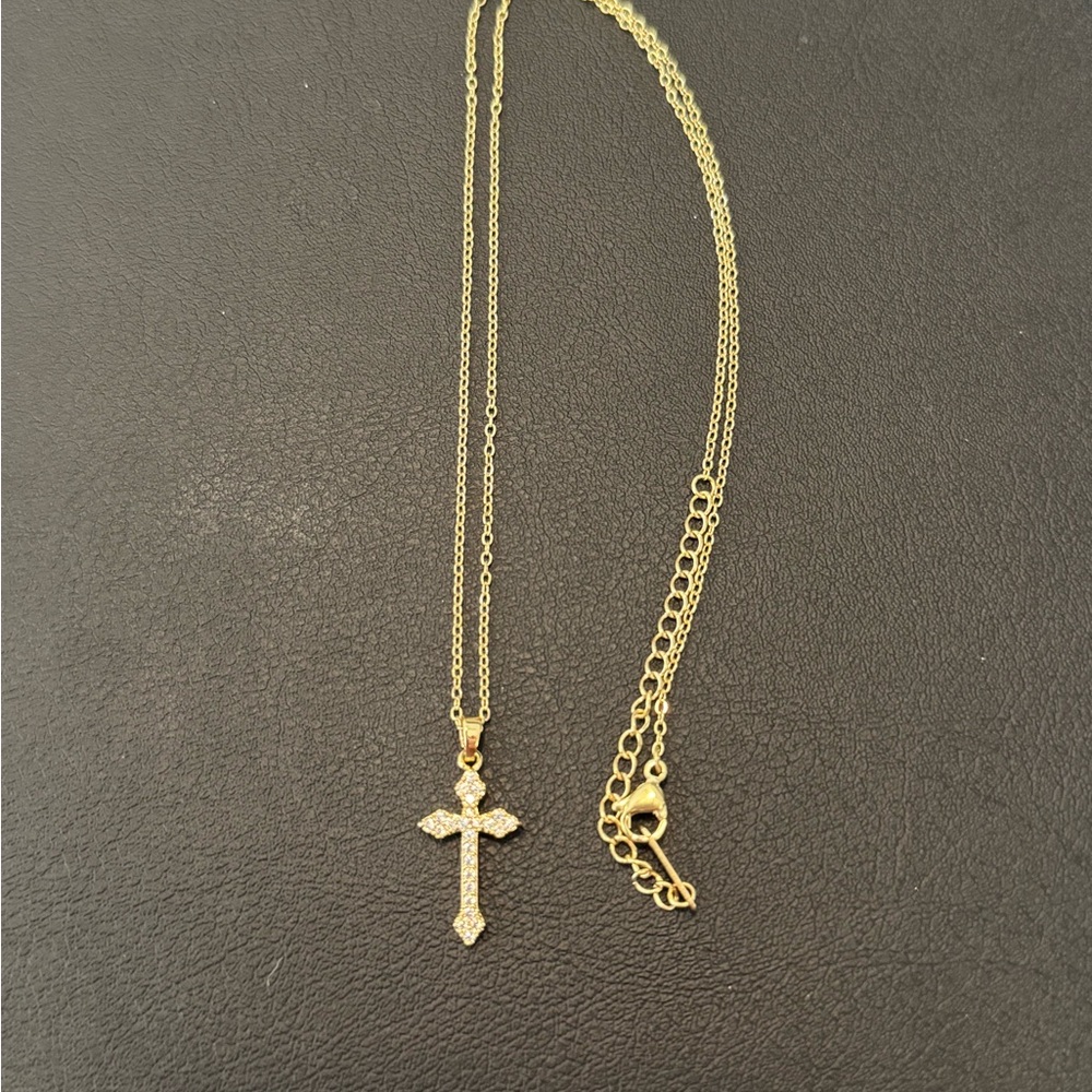Elegant Stainless Steel Gold Necklace with Cross Pendant